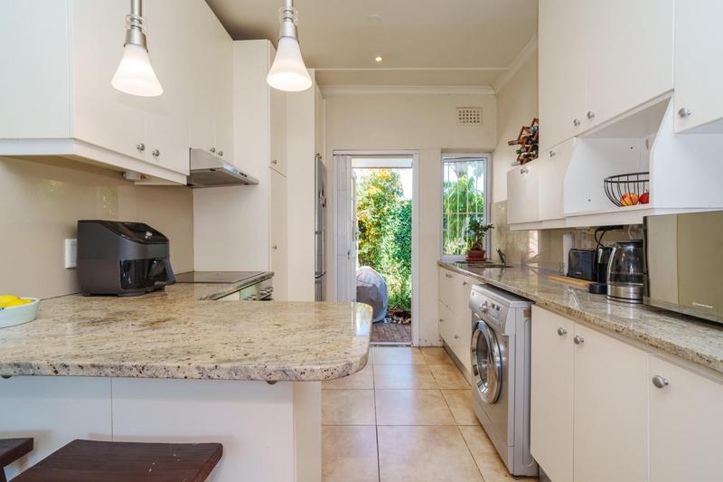 2 Bedroom Property for Sale in Harfield Village Western Cape